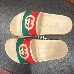 Kids Gucci slides